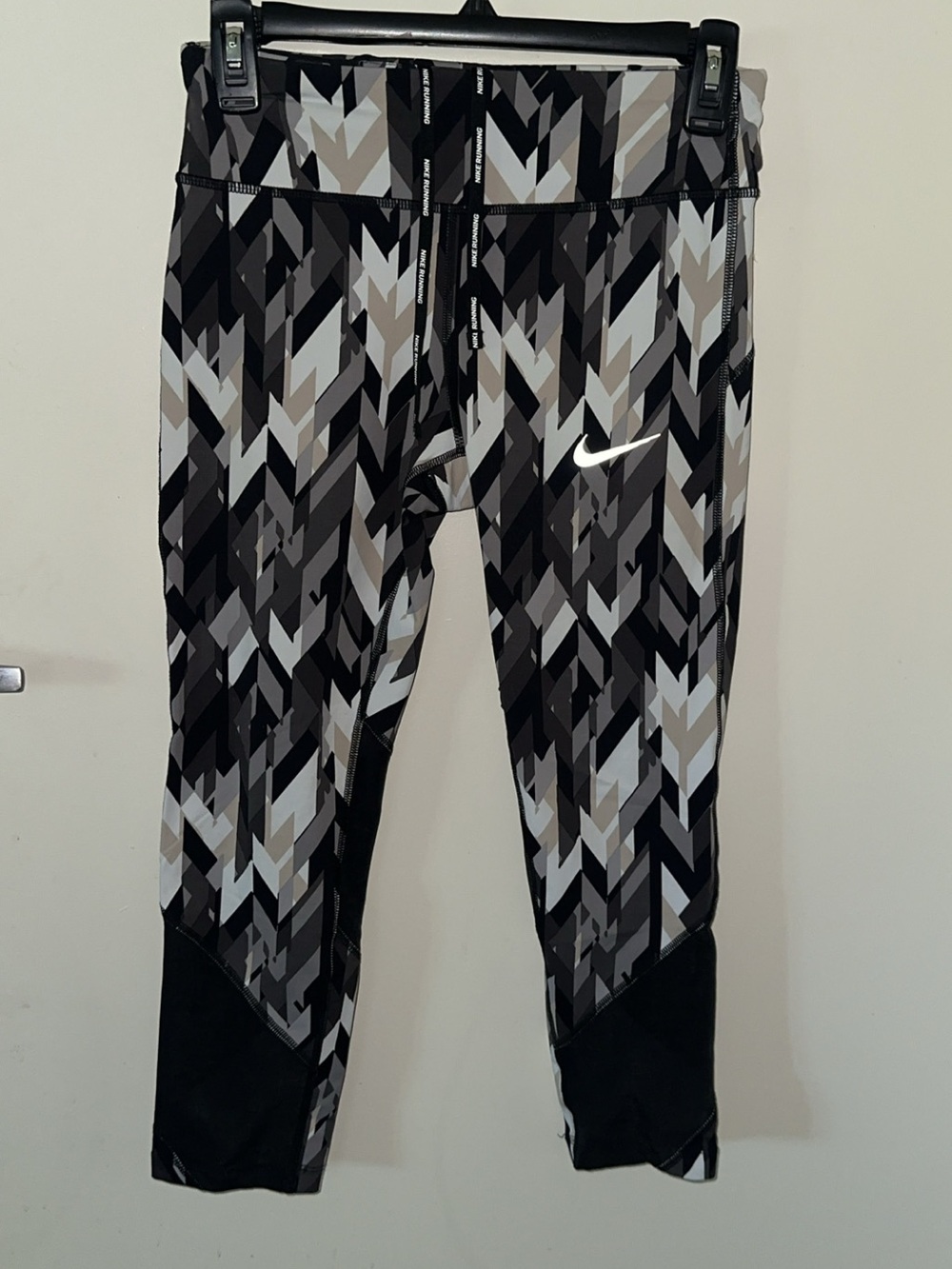 Nike Black Gray White Geometric Dri-FIT Capris